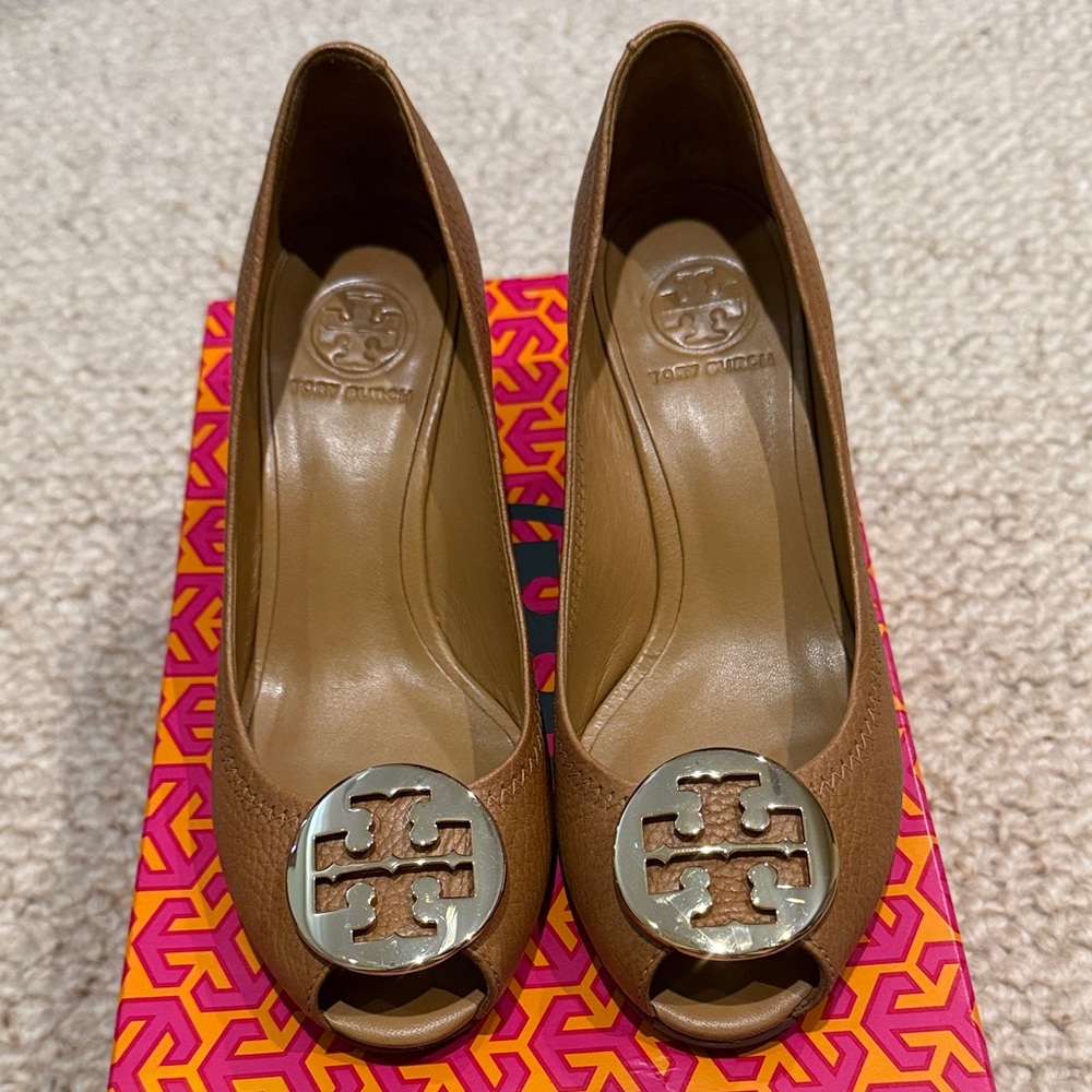 Tory Burch Sally 2 Tan Gold Peep Toe Wedge Heel